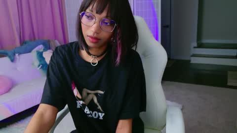 Snapshot of lileviemarie chatting on January 23, 2:44 am evie online show from January 23, 2:44 am