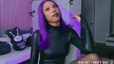 Snapshot of lileviemarie chatting on October 31, 2:34 am evie online show from October 31, 2:34 am