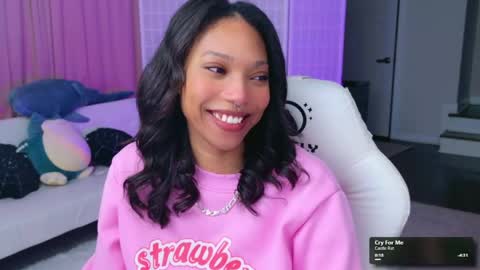 evie online show from April 22, 1:19 am