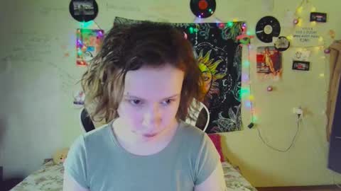 Lil online show from December 22, 10:56 am