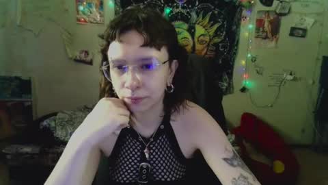 Snapshot of lileyfoxxx chatting on July 27, 9:38 am Lil online show from July 27, 9:38 am