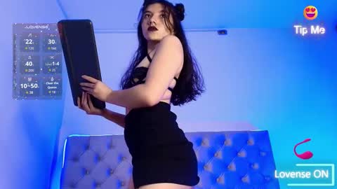 Lili  online show from October 25, 1:29 pm