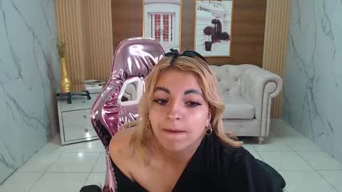 Lili online show from February 19, 3:28 am