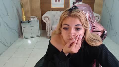 Lili online show from February 19, 9:39 am