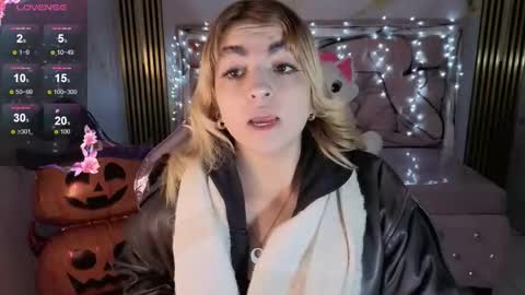 Lili online show from October 19, 3:40 am