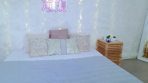 Snapshot of lili_lohan chatting on May 15, 5:36 am lili_lohan online show from May 15, 5:36 am