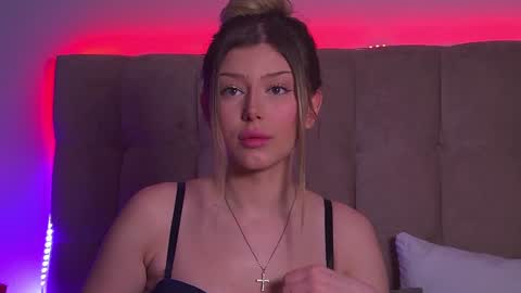 Mia online show from January 31, 10:20 am