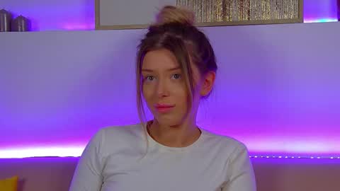 Mia online show from February 28, 9:47 am