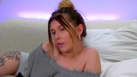 Mia online show from March 3, 4:14 pm