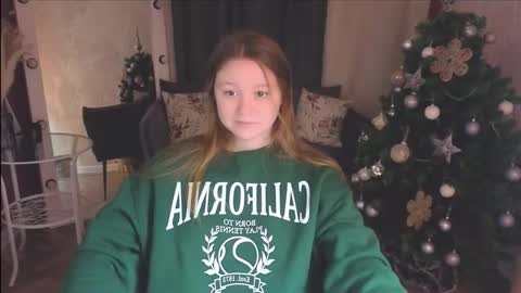 Snapshot of lilian_stars chatting on January 7, 4:26 am Lilian online show from January 7, 4:26 am