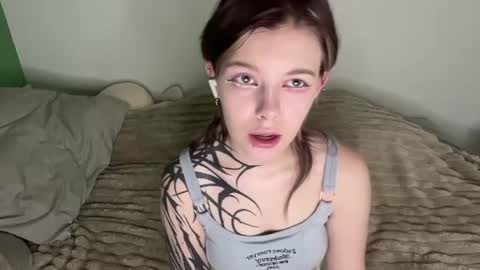 Lilian online show from July 18, 7:34 am