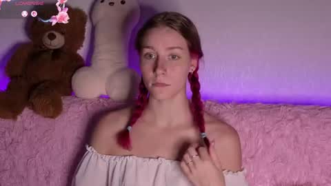 Snapshot of lilianlahot chatting on July 18, 4:55 pm Lilly online show from July 18, 4:55 pm