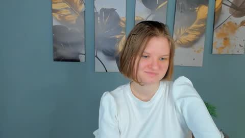 hi guys Im new here Im 18 years oldIve never had sex online show from January 15, 2:32 pm