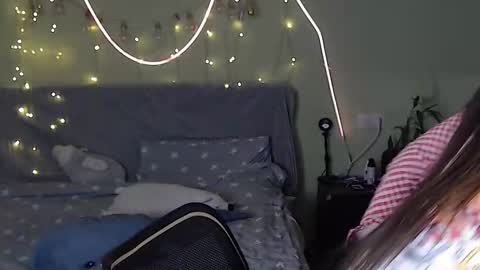 Snapshot of liliatlu chatting on October 27, 1:53 am Lilu online show from October 27, 1:53 am