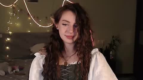 Snapshot of liliatlu chatting on October 31, 10:44 pm Lilu online show from October 31, 10:44 pm