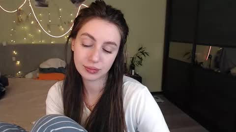 Snapshot of liliatlu chatting on November 27, 12:24 am Lilu online show from November 27, 12:24 am