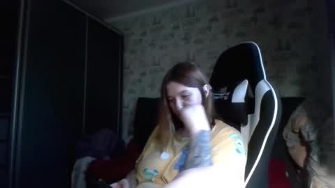 liliawoolf online show from November 5, 1:22 pm