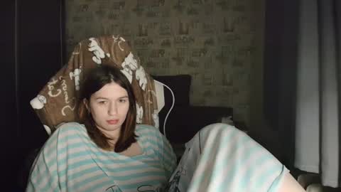 liliawoolf online show from April 3, 4:27 pm