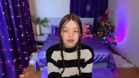 Lili Bakery online show from December 9, 11:34 pm