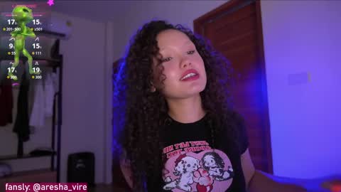 Snapshot of lilicapie chatting on October 19, 7:53 am Lilica  online show from October 19, 7:53 am