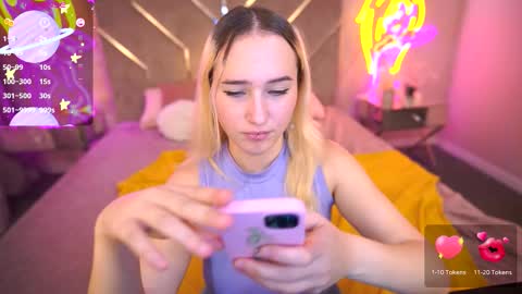 lilielfie online show from November 7, 1:55 pm