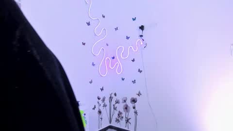 Lilie  online show from November 28, 10:56 pm