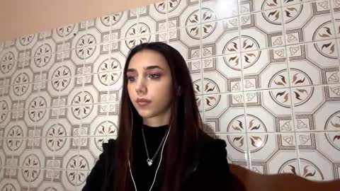 Snapshot of lilihalvorsen chatting on November 5, 10:10 pm Lina online show from November 5, 10:10 pm