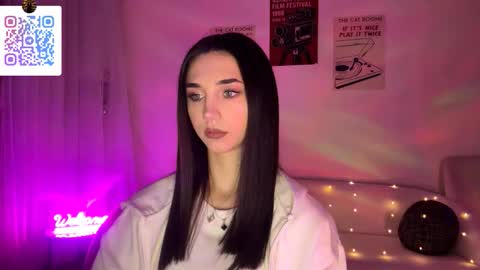 Lina online show from March 24, 10:15 pm