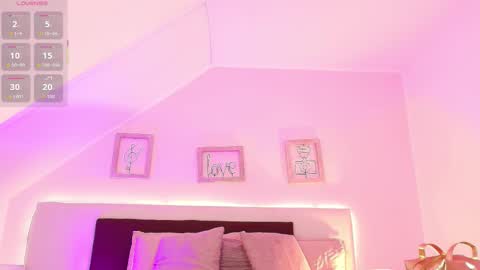 Lilith Savett online show from September 23, 12:30 pm