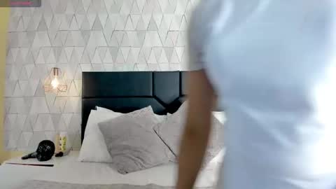 LilyJensen online show from January 7, 5:15 pm