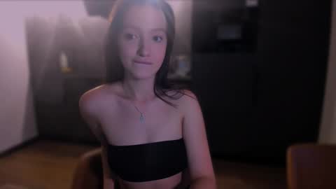 Snapshot of lililaluna chatting on December 10, 1:00 pm             ...  online show from December 10, 1:00 pm