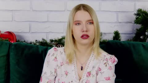 LiliLinn online show from January 15, 4:25 am