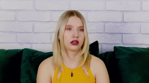 LiliLinn online show from January 21, 7:47 am