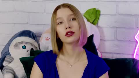 LiliLinn online show from March 10, 12:37 pm