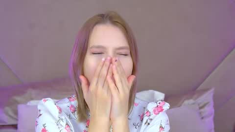 LiliLinn online show from September 26, 5:11 am