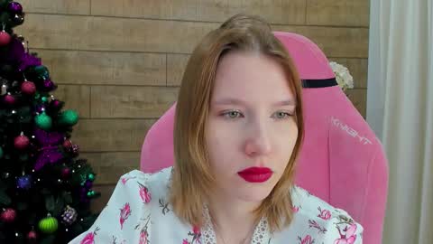 LiliLinn online show from December 22, 4:31 am