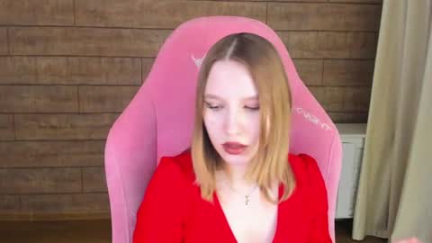 LiliLinn online show from June 5, 7:03 am