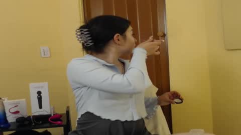 lilimini online show from October 8, 7:44 pm