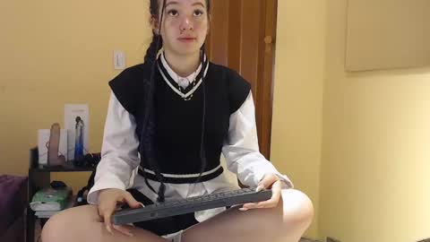 lilimini online show from October 14, 7:58 pm