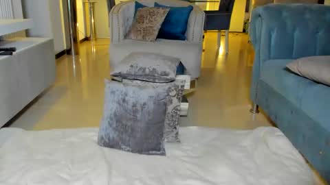 Snapshot of lilipinkette chatting on March 12, 1:01 am Lili online show from March 12, 1:01 am