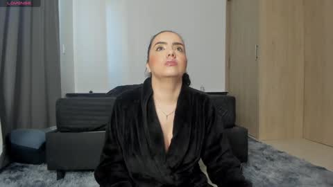 lilirouse online show from January 11, 2:04 pm