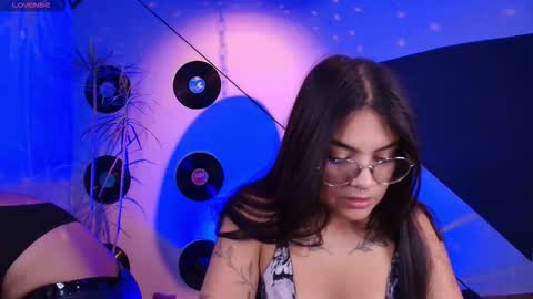 Lilith and Khloe  online show from November 14, 11:31 am