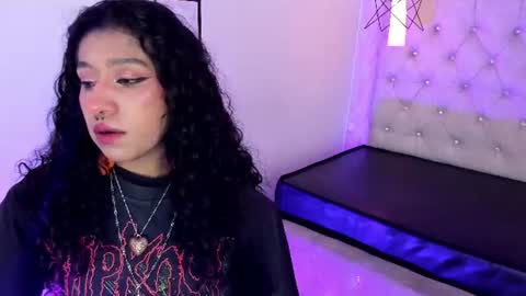 Snapshot of lilith_bloom_ chatting on June 23, 2:42 am lilith_bloom_ online show from June 23, 2:42 am