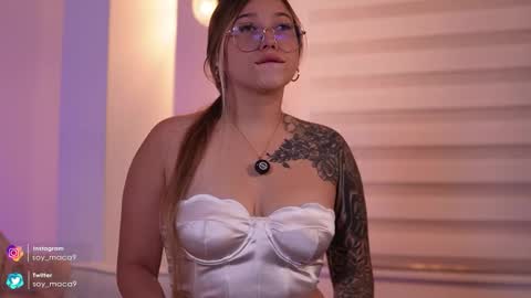 Snapshot of lilith_gray9 chatting on March 13, 12:39 am Lilith Gray online show from March 13, 12:39 am