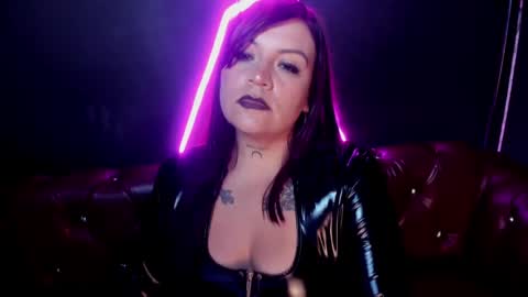 Snapshot of lilith_levonee_ chatting on December 21, 3:36 am Lilith online show from December 21, 3:36 am