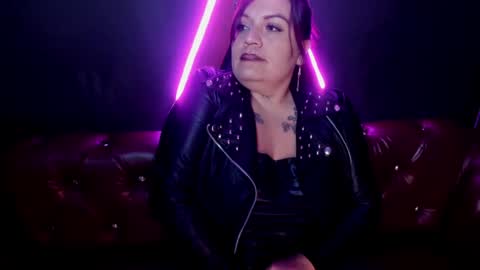 Snapshot of lilith_levonee_ chatting on December 29, 6:14 am Lilith online show from December 29, 6:14 am