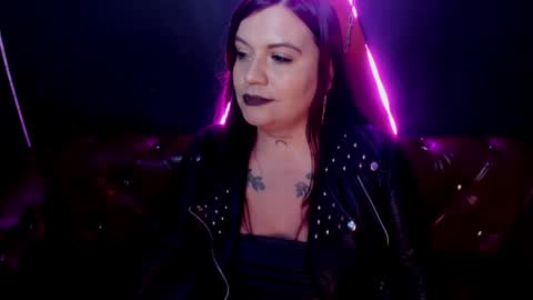 Snapshot of lilith_levonee_ chatting on December 29, 12:23 pm Lilith online show from December 29, 12:23 pm