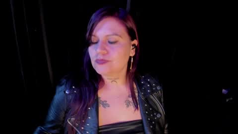 Snapshot of lilith_levonee_ chatting on January 22, 5:59 am Lilith online show from January 22, 5:59 am