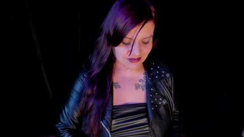 Snapshot of lilith_levonee_ chatting on January 22, 9:02 am Lilith online show from January 22, 9:02 am