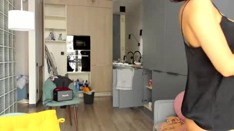 lilith online show from November 30, 10:30 am